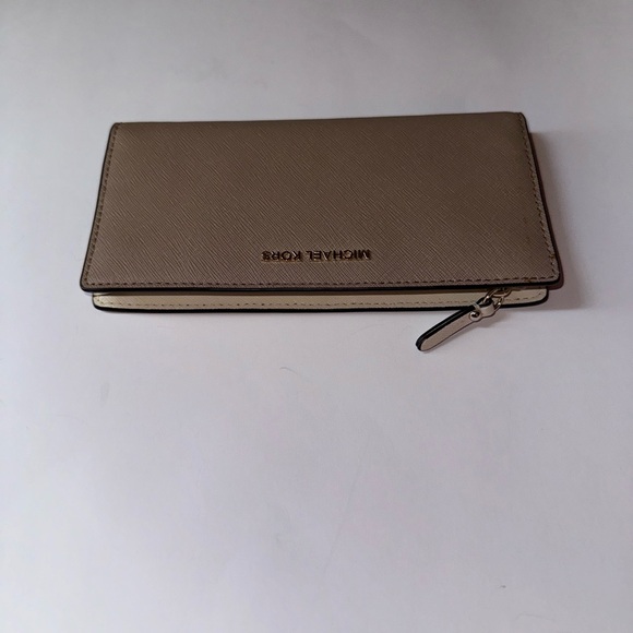 MICHAEL KORS-JET SET TRAVEL LARGE CARD CASE CARRYALL WALLET - Picture 8 of 9